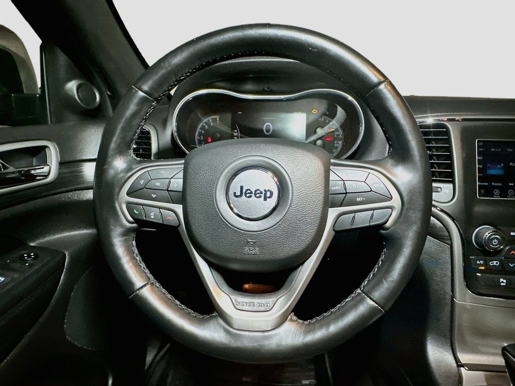 Used 2021 Jeep Grand Cherokee Laredo w/ Security & Convenience Group AWD/4WD image 13