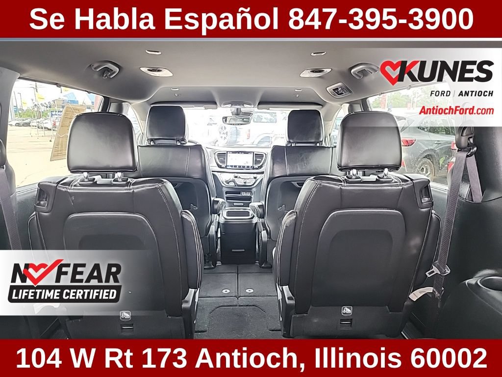 Used 2025 Chrysler Pacifica Select FWD image 45