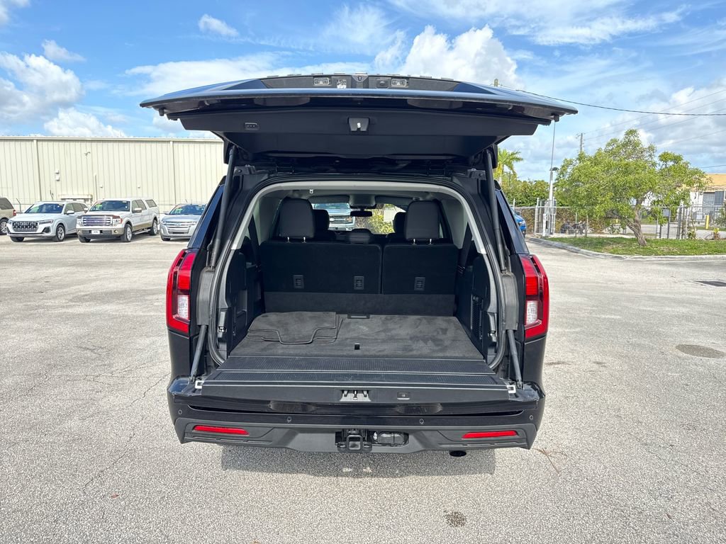 Certified 2025 Ford Expedition Max Active image 29