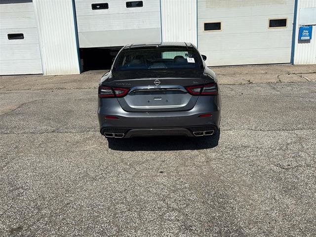 Used 2023 Nissan Maxima SL FWD image 5