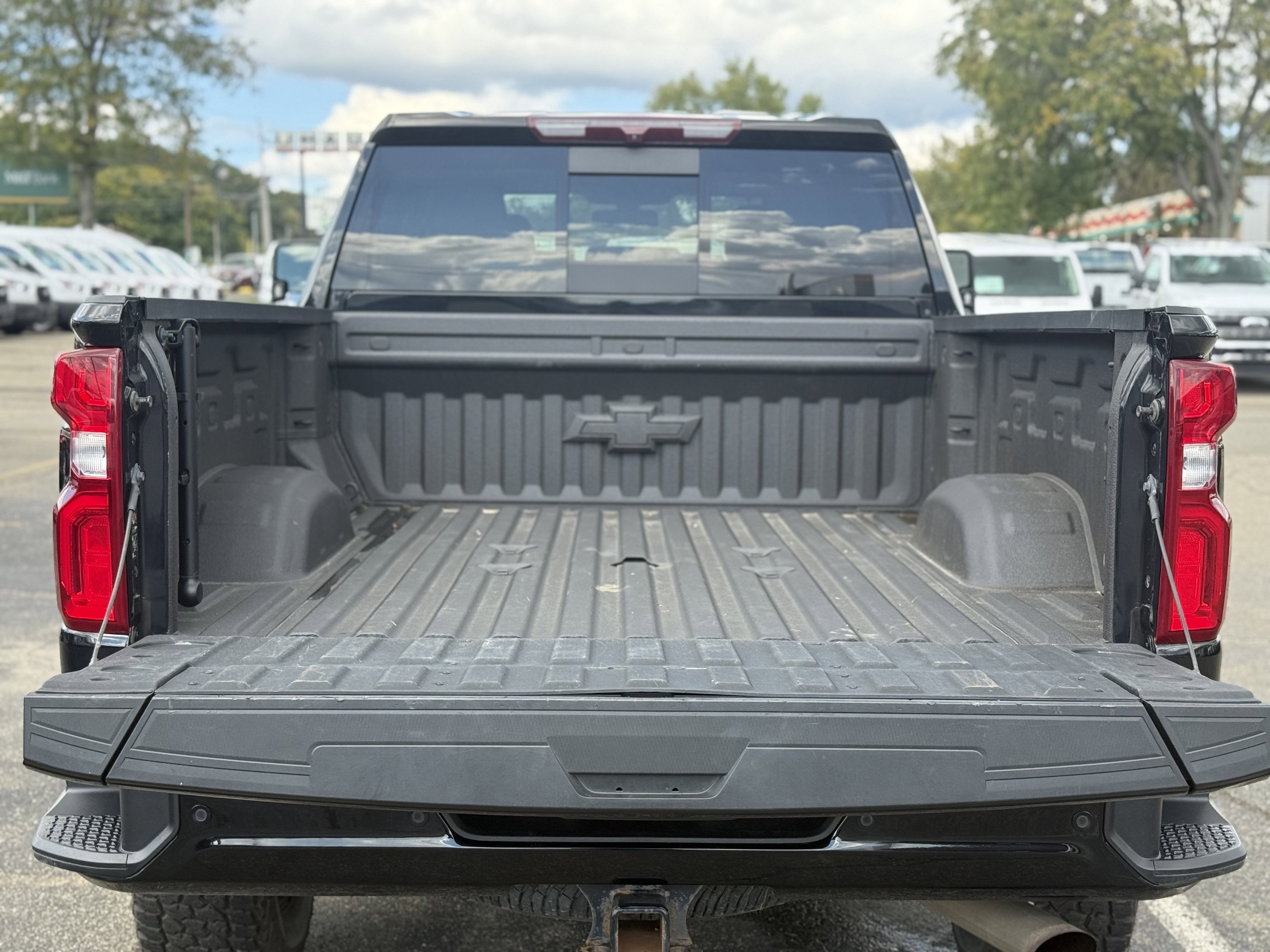 Used 2023 Chevrolet Silverado 2500 LTZ w/ LTZ Plus Package image 4
