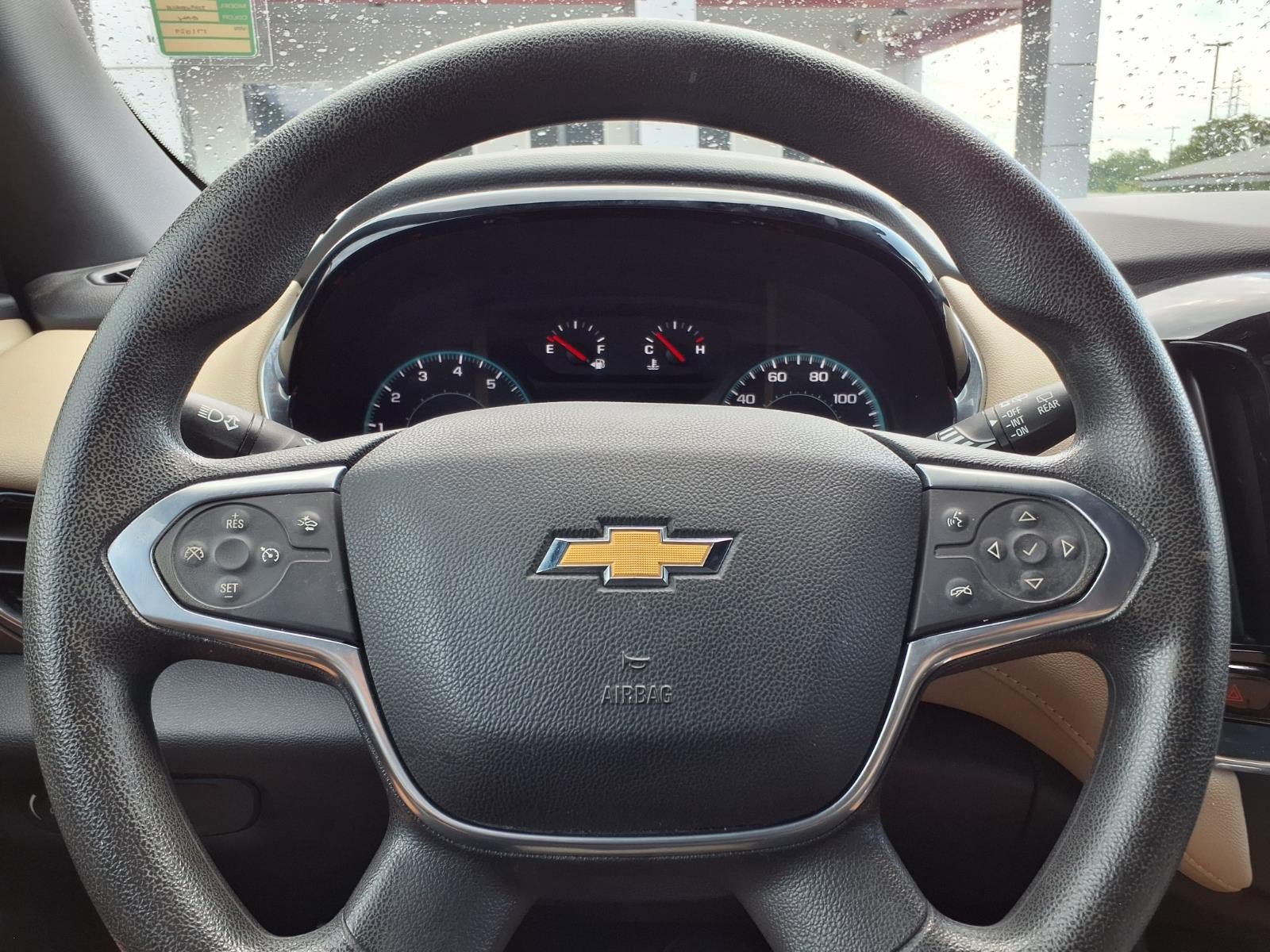 Used 2023 Chevrolet Traverse LS FWD image 24
