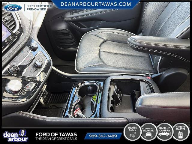Used 2025 Chrysler Pacifica Limited FWD image 11