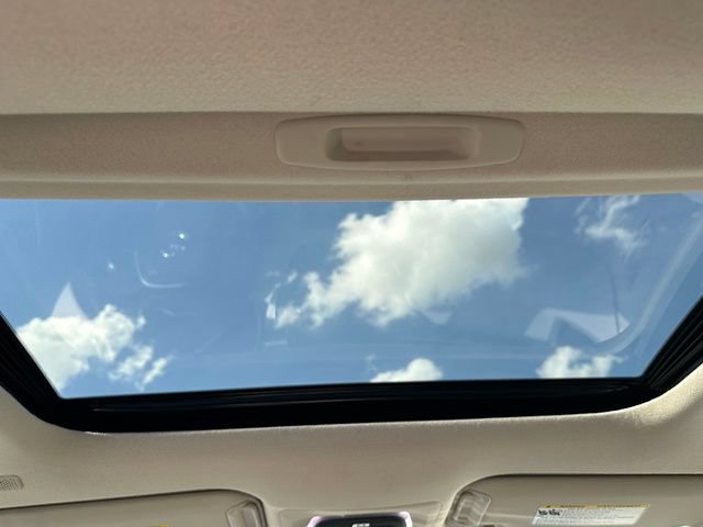Used 2022 Toyota Corolla Cross XLE w/ Convenience Package FWD image 15