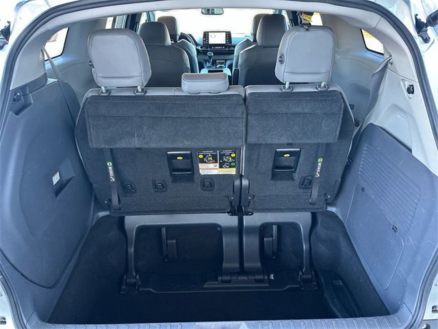 Used 2021 Toyota Sienna XLE image 27