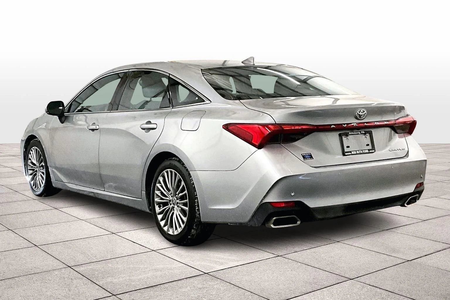 Used 2022 Toyota Avalon Limited w/ Advanced Safety Package image 10