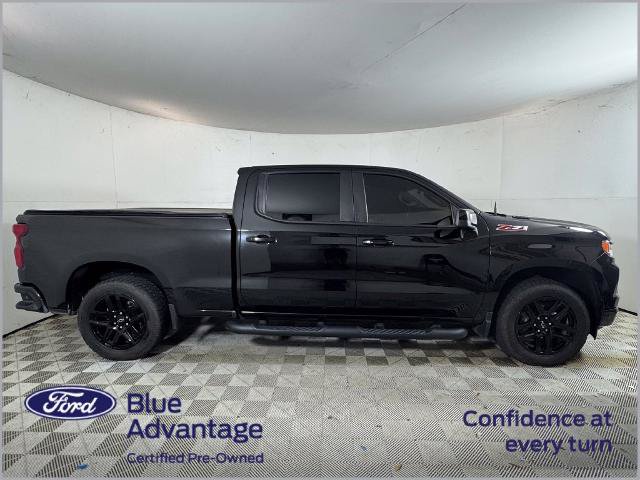 Used 2024 Chevrolet Silverado 1500 RST w/ Convenience Package II AWD/4WD image 2