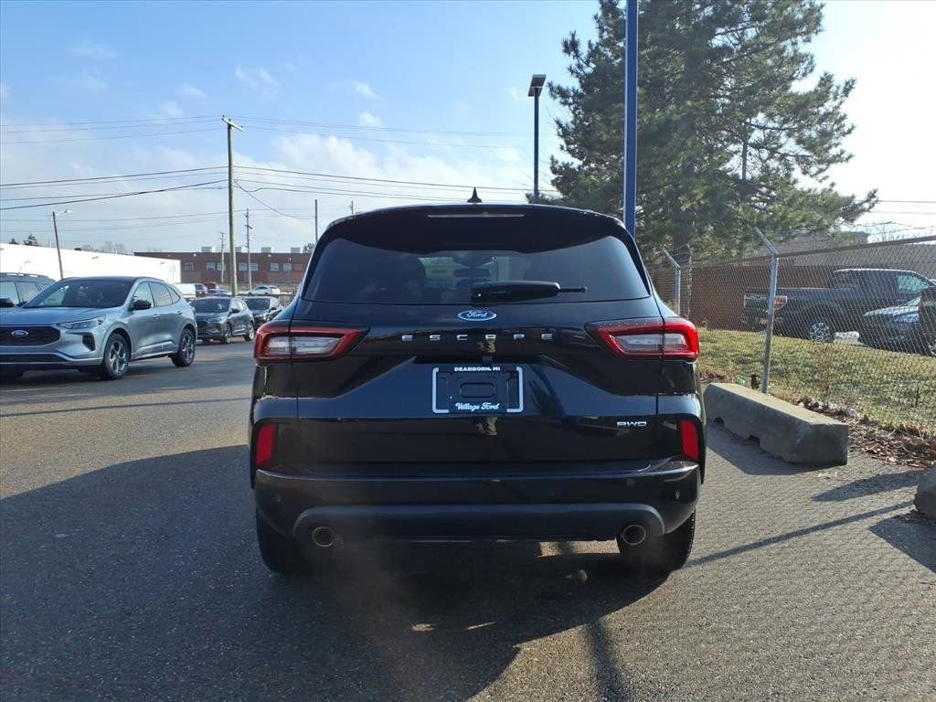 Certified 2023 Ford Escape ST-Line Select w/ Tech Pack #2 AWD/4WD image 3