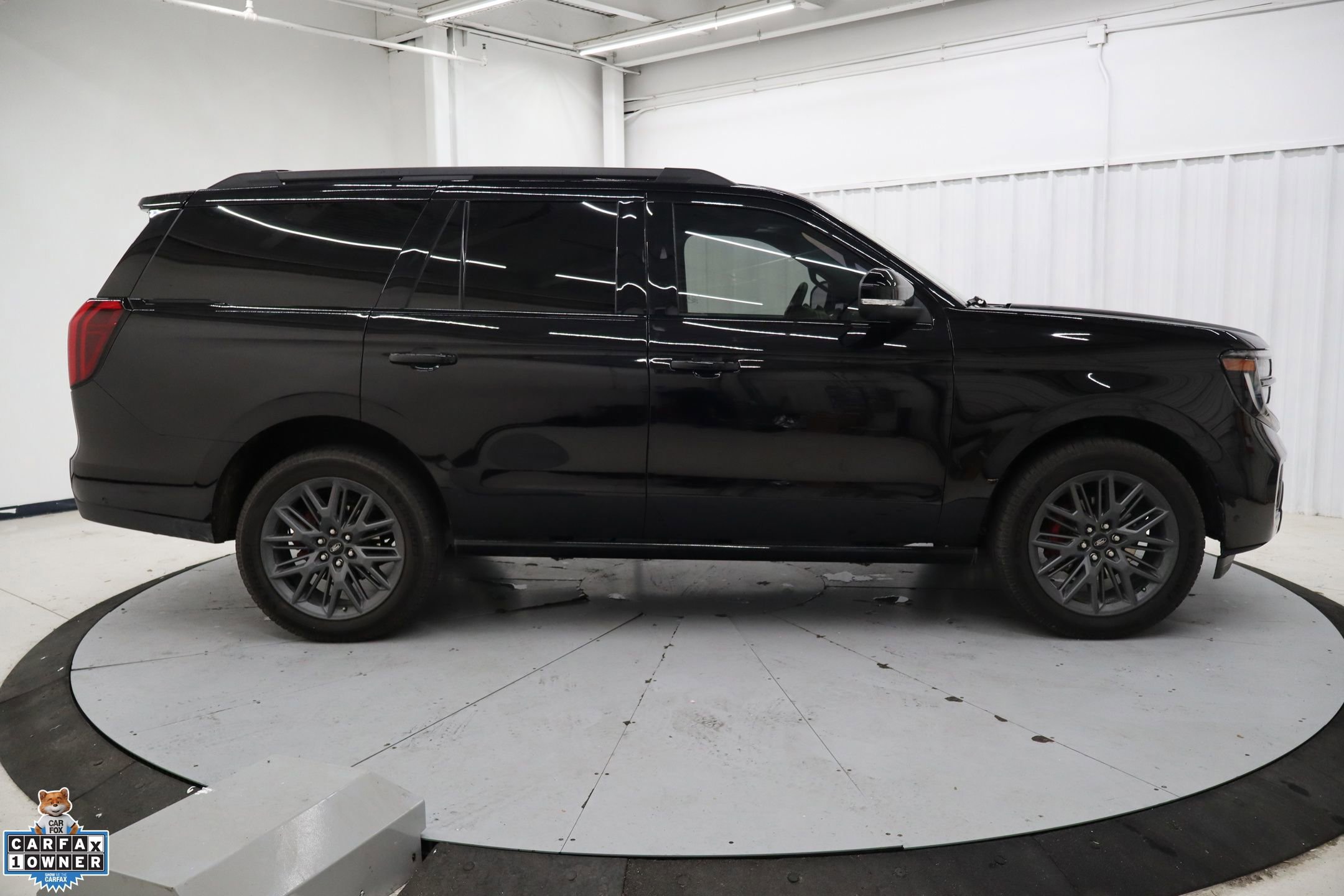 Certified 2025 Ford Expedition Platinum w/ Stealth Performance Package AWD/4WD image 6