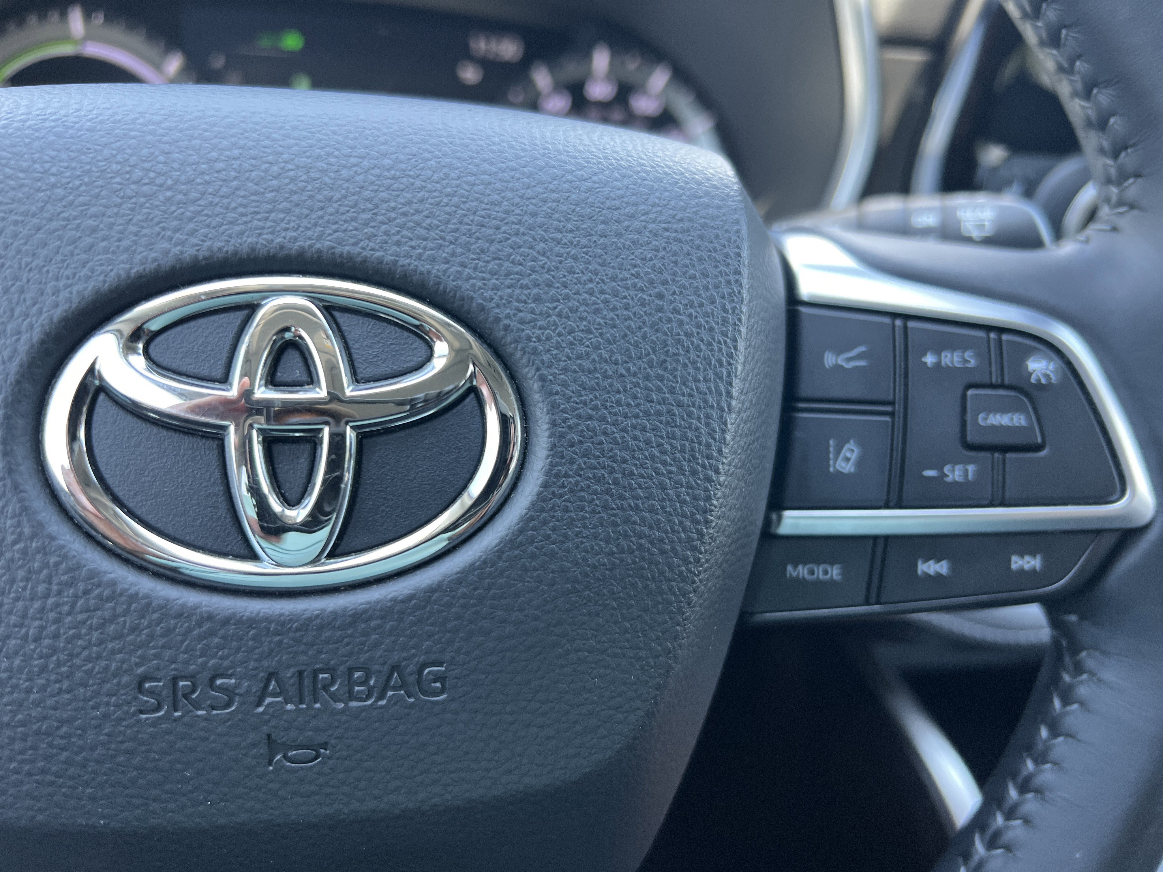 Used 2021 Toyota Highlander XLE AWD/4WD image 33