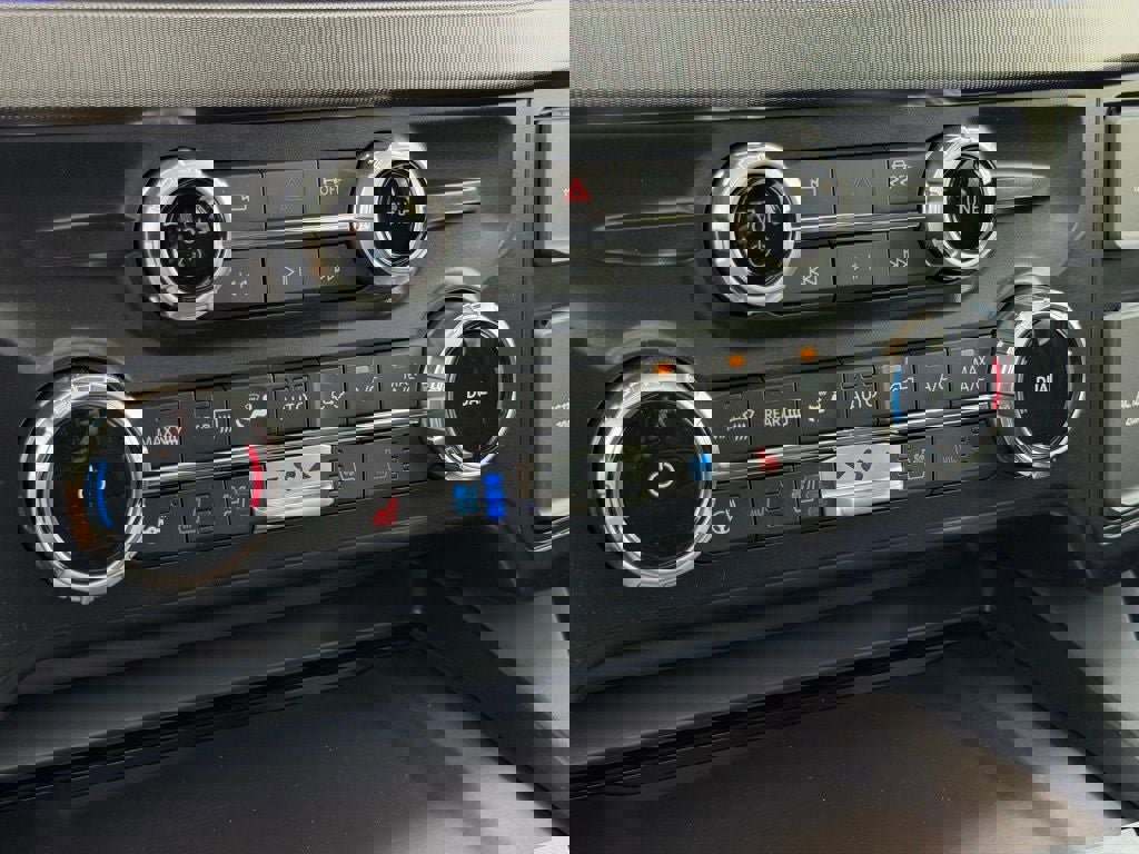 Certified 2026 Ford F350 Platinum w/ Tremor Off-Road Package image 42