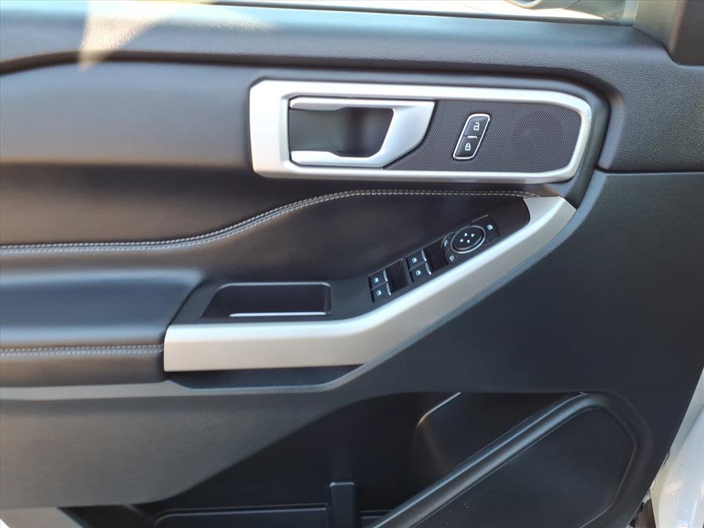 Certified 2024 Ford Explorer XLT w/ Equipment Group 202A image 10