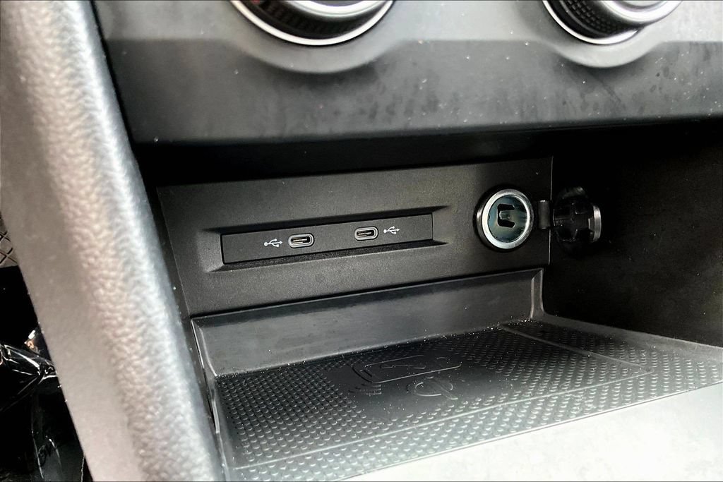 Used 2022 Volkswagen Taos SE FWD image 18