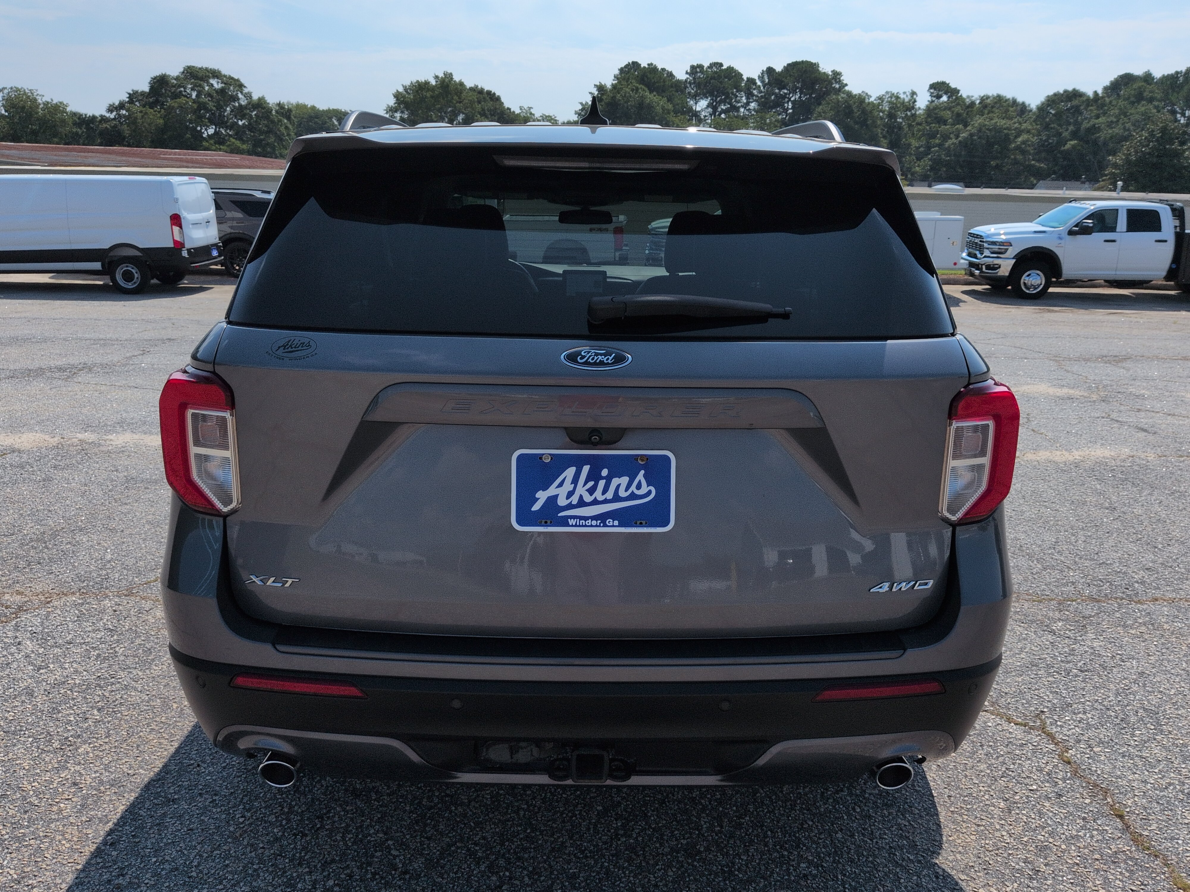 Certified 2021 Ford Explorer XLT w/ Equipment Group 202A AWD/4WD image 4