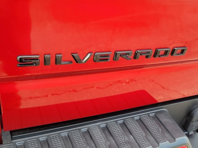 Used 2021 Chevrolet Silverado 1500 Custom w/ LPO, Dark Essentials Package RWD image 9