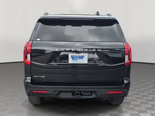 Certified 2025 Ford Expedition Active RWD image 5