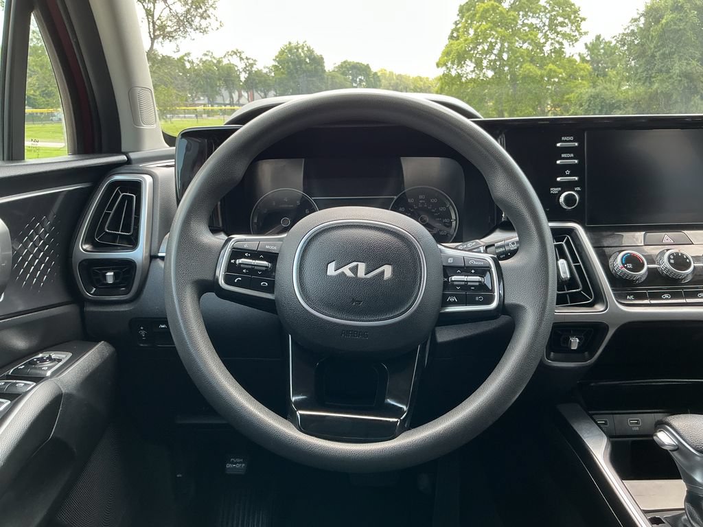 Used 2023 Kia Sorento LX FWD image 22