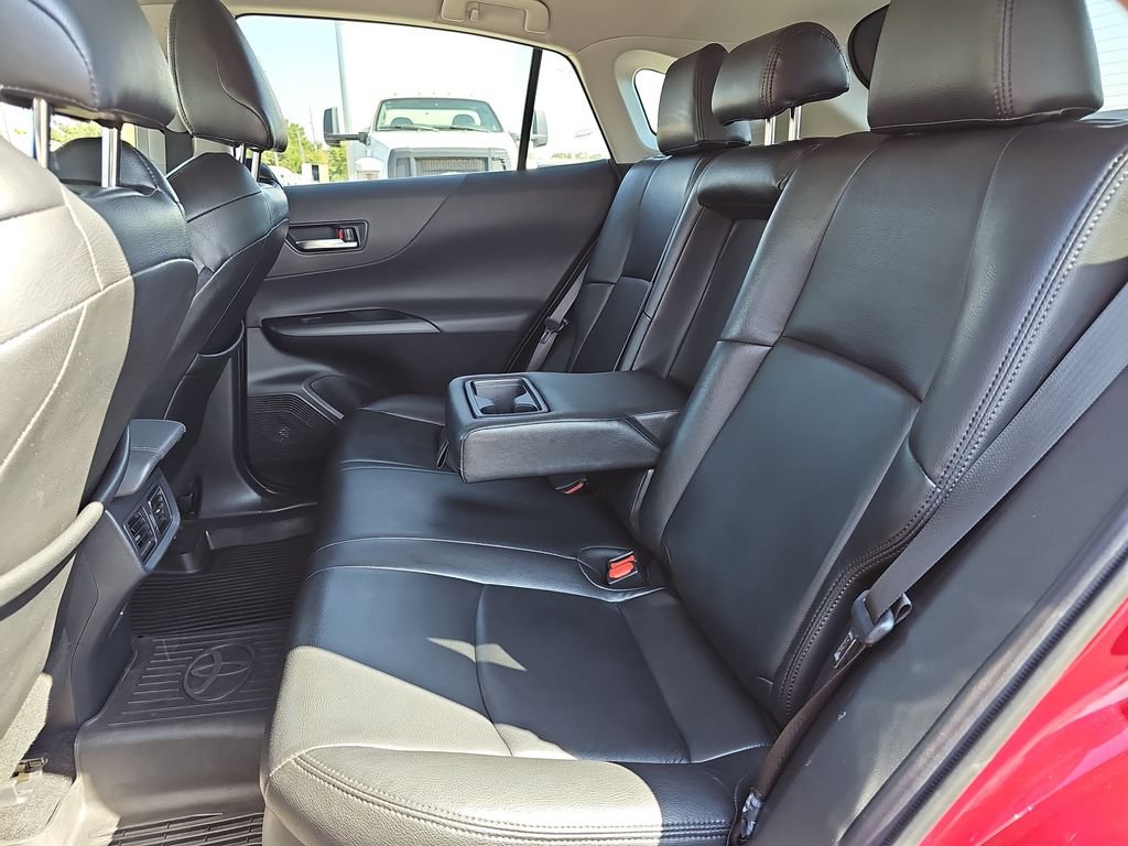 Used 2021 Toyota Venza LE AWD/4WD image 14