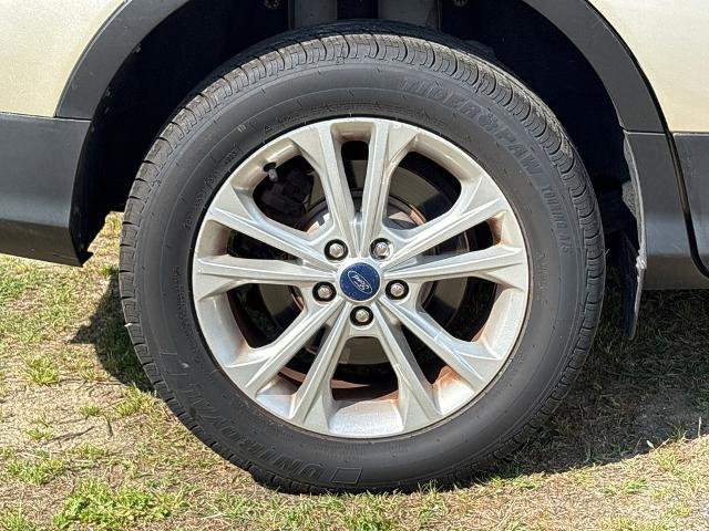Certified 2018 Ford Escape SE w/ SE Sync 3 Package AWD/4WD image 8