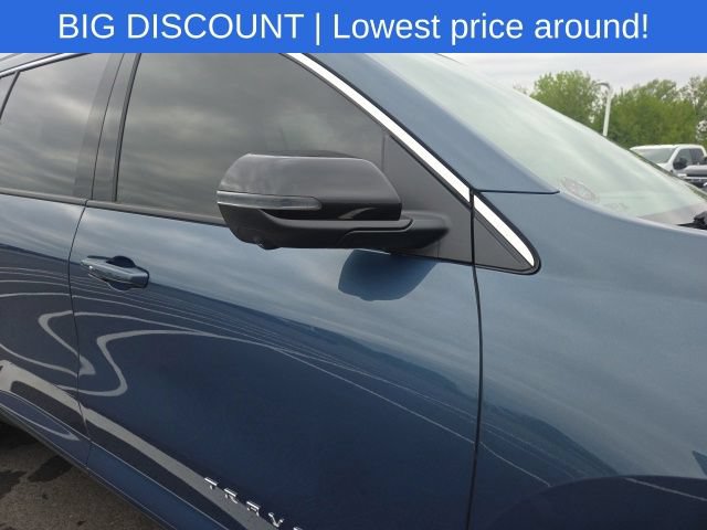 Used 2024 Chevrolet Traverse LT w/ LPO, Floor Liner Package FWD image 6
