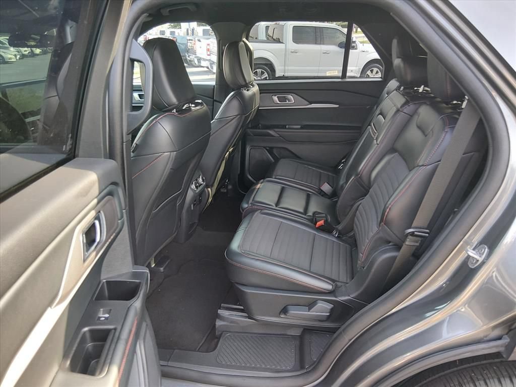 Certified 2025 Ford Explorer ST-Line w/ ST-Line Street Pack AWD/4WD image 13