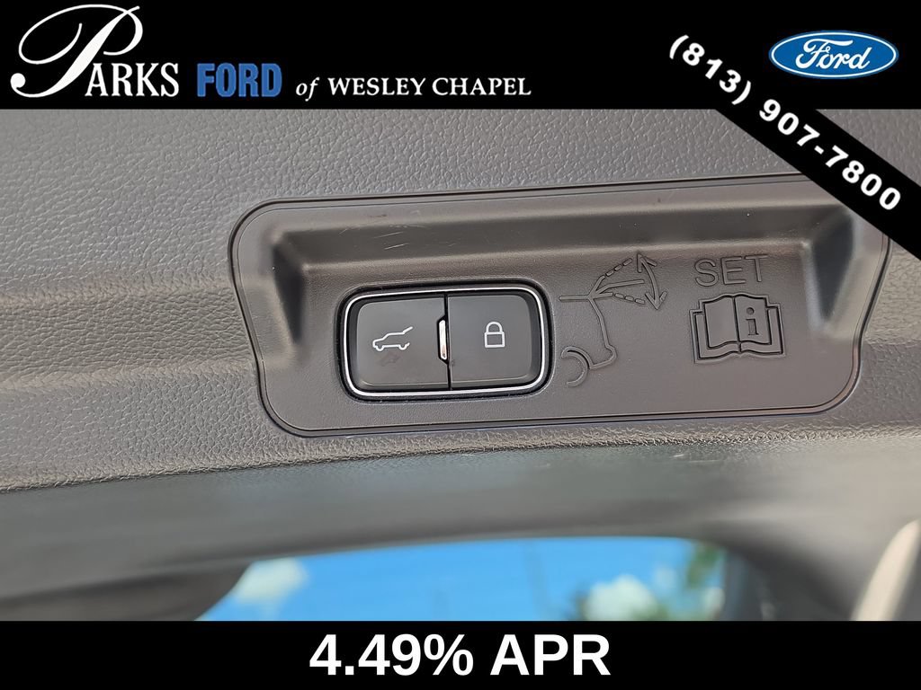 Certified 2022 Ford Explorer Platinum w/ Equipment Group 601A AWD/4WD image 10