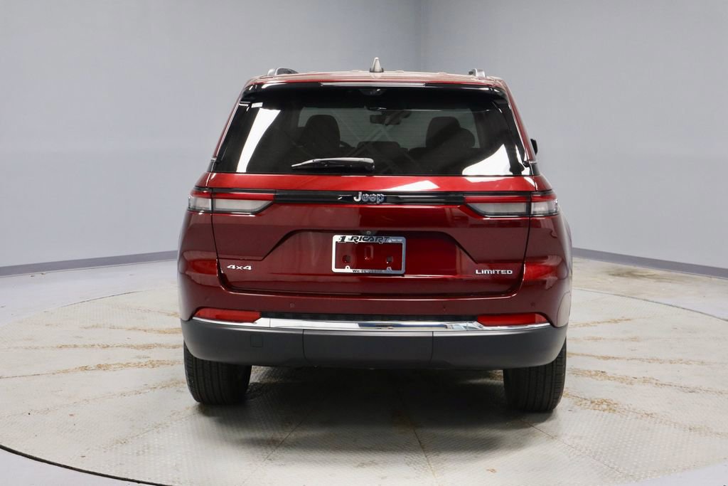 Used 2024 Jeep Grand Cherokee Limited w/ Luxury Tech Group II AWD/4WD image 4
