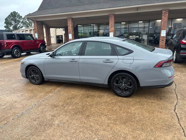 Used 2025 Honda Accord SE image 3
