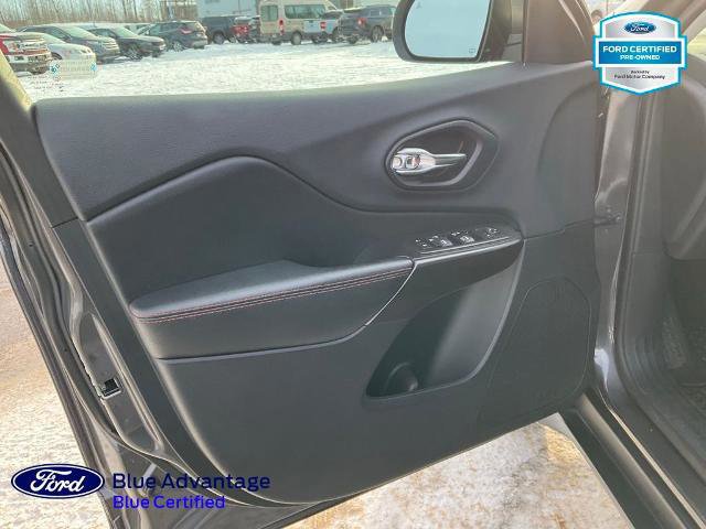 Used 2019 Jeep Cherokee Trailhawk w/ Cold Weather Group image 23