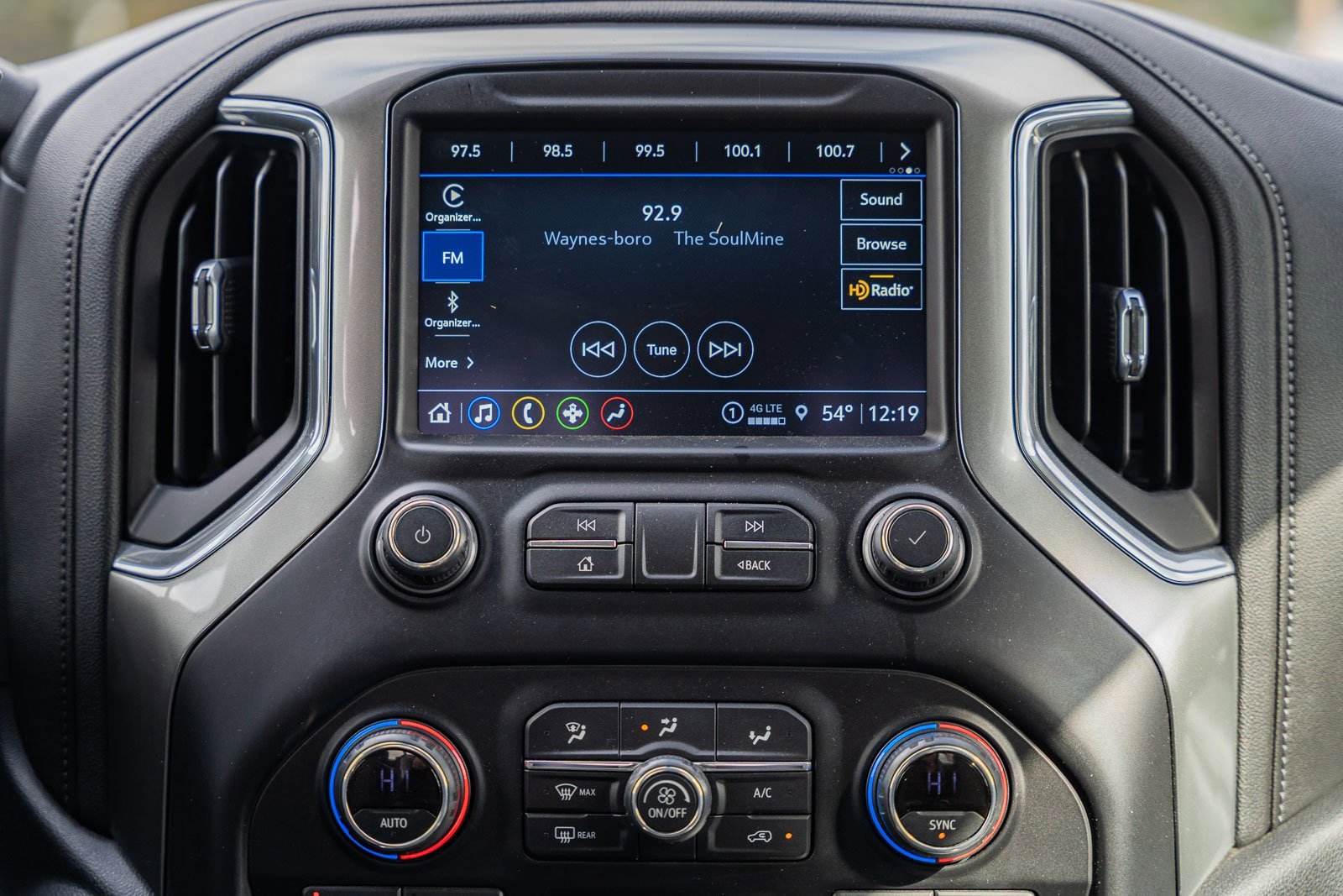 Used 2021 Chevrolet Silverado 1500 LT Trail Boss w/ Convenience Package II image 32