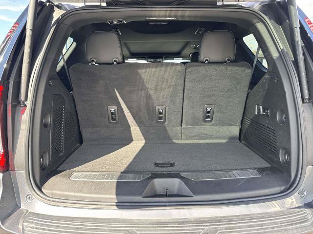 Used 2022 GMC Yukon AT4 w/ Technology Package AWD/4WD image 13