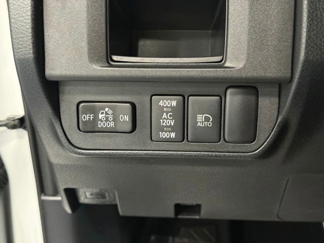 Used 2019 Toyota Tacoma TRD Sport AWD/4WD image 17