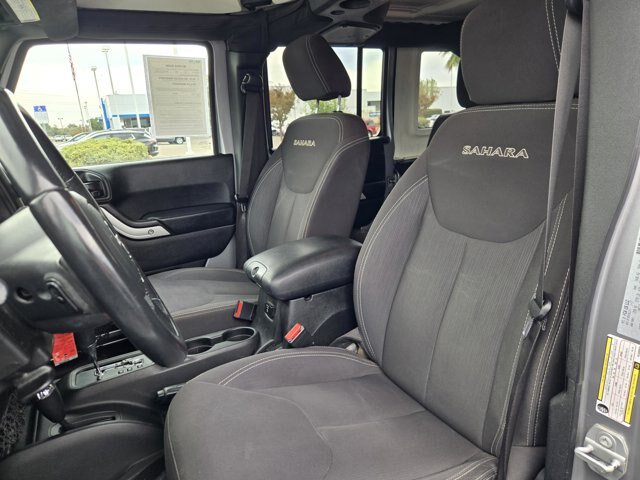 Used 2017 Jeep Wrangler Unlimited Sahara AWD/4WD image 19