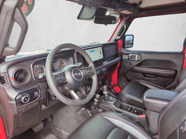 Used 2025 Jeep Wrangler Rubicon w/ Convenience Group image 10