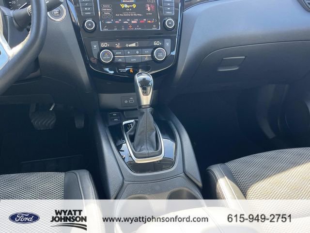 Used 2022 Nissan Rogue Sport SV w/ Technology Package image 16