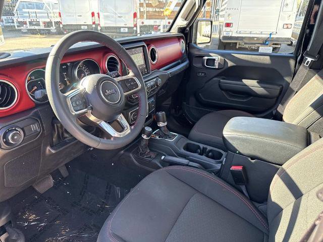 Used 2023 Jeep Wrangler Rubicon image 14