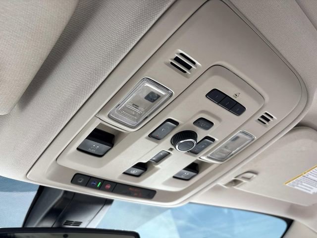 Used 2022 GMC Yukon Denali AWD/4WD image 36