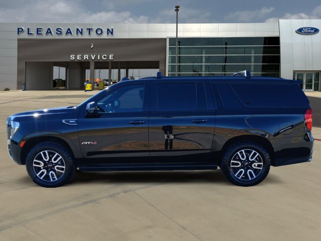 Used 2023 GMC Yukon XL AT4 w/ AT4 Premium Plus Package AWD/4WD image 2