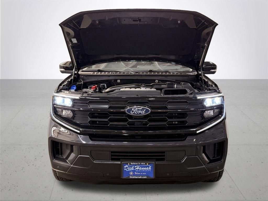 Certified 2025 Ford Expedition Active AWD/4WD image 6