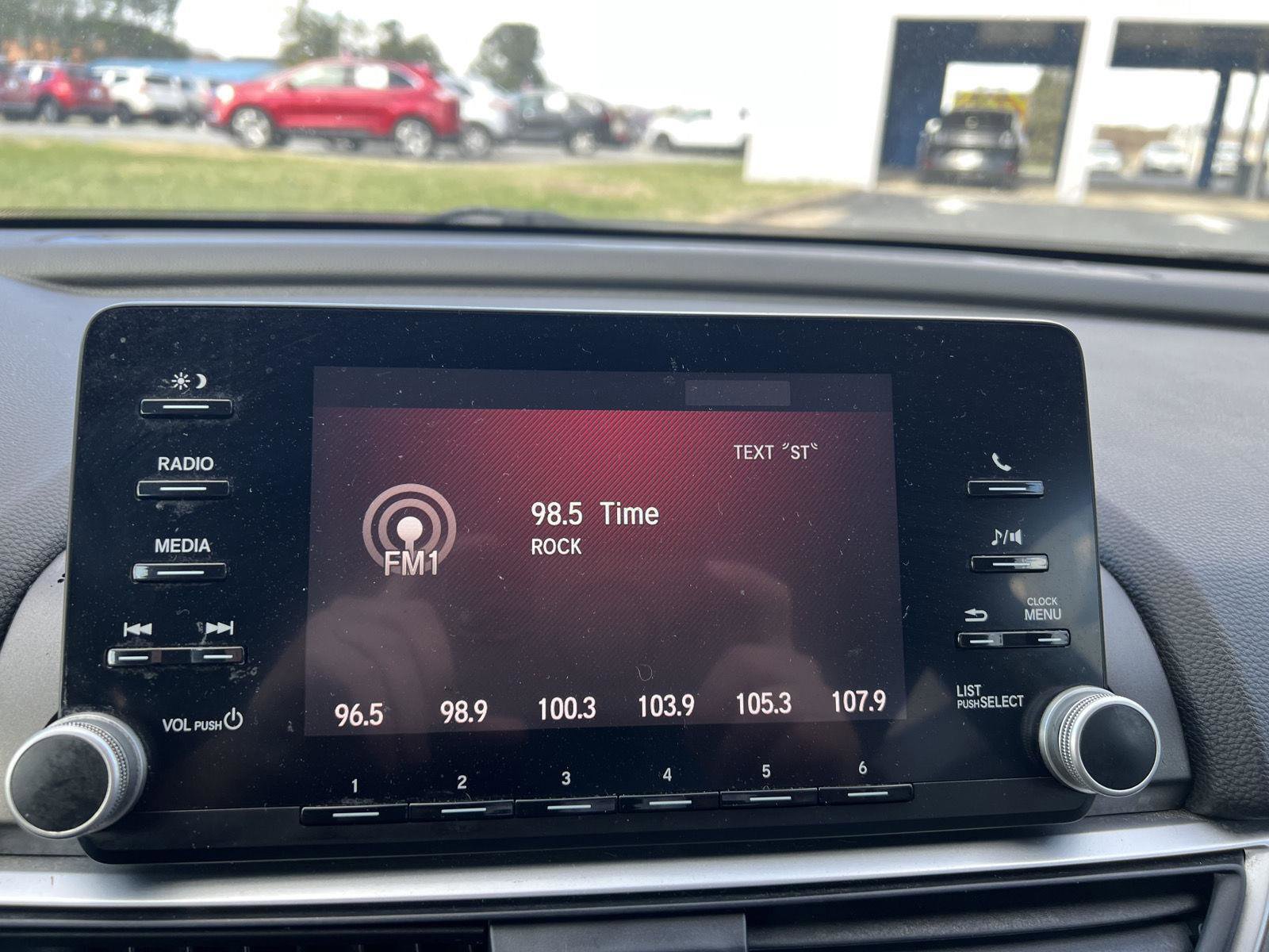 Used 2019 Honda Accord LX image 10