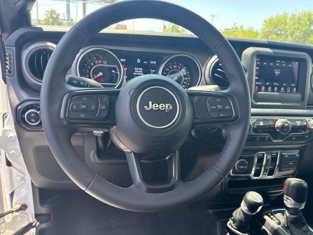 Used 2023 Jeep Gladiator Sport AWD/4WD image 13