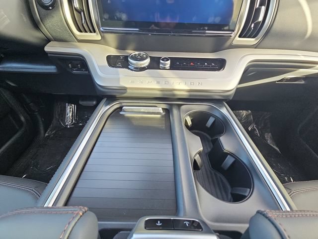 Certified 2025 Ford Expedition Active AWD/4WD image 8