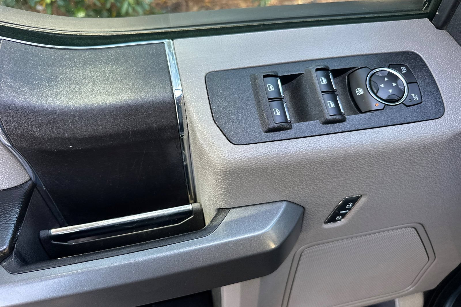 Certified 2018 Ford F150 XLT RWD image 11