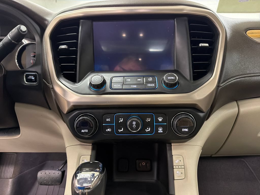 Used 2018 GMC Acadia Denali w/ Technology Package FWD image 23