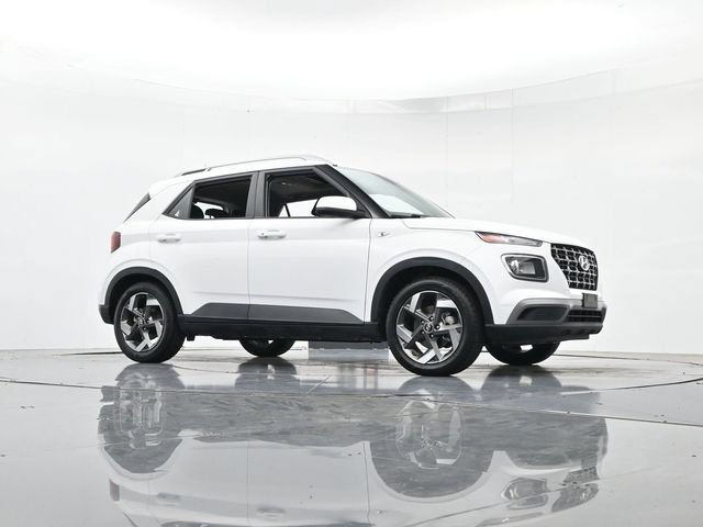 Used 2024 Hyundai Venue SEL FWD image 34