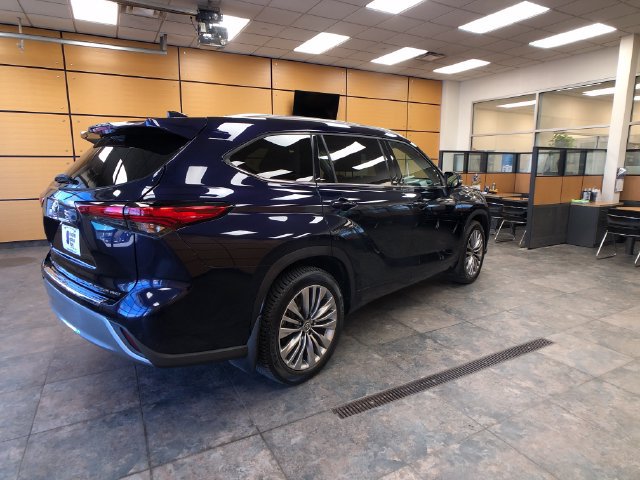 Used 2021 Toyota Highlander Platinum AWD/4WD image 7