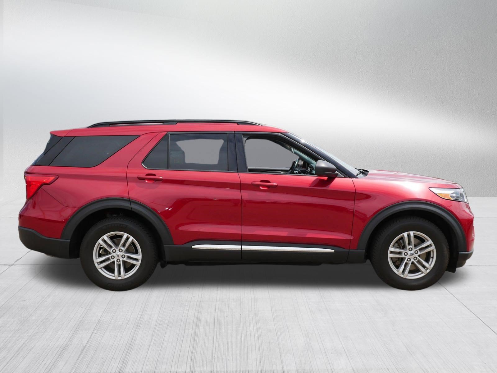 Certified 2020 Ford Explorer XLT w/ Equipment Group 202A AWD/4WD image 8