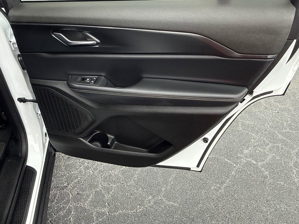 Used 2025 Jeep Grand Cherokee L Altitude image 16