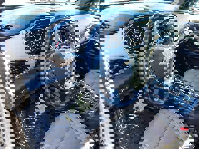 Used 2022 Chevrolet Traverse Premier image 11