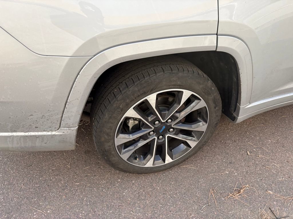 Used 2021 Jeep Grand Cherokee L Overland w/ Luxury Tech Group IV image 11